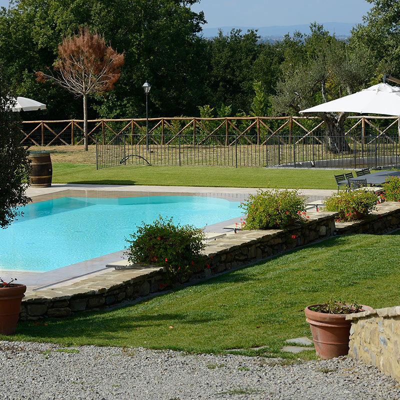 villa fontanicchio piscina